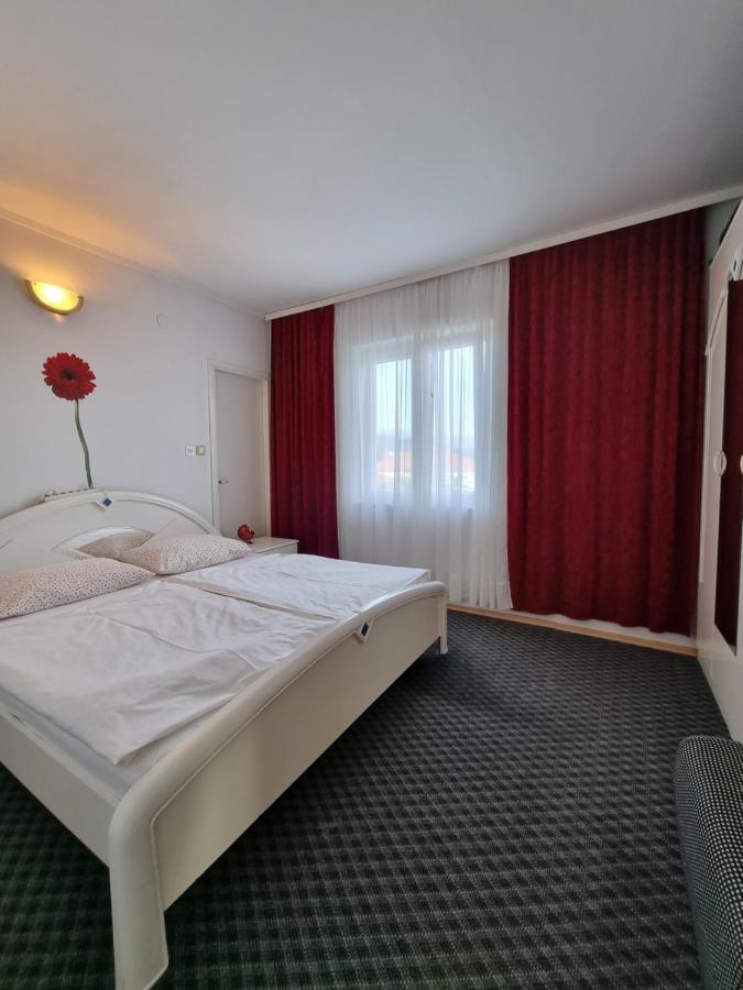 Apartman Zlatko, Palit, Rab Apartment Bagian luar foto