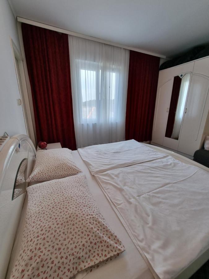 Apartman Zlatko, Palit, Rab Apartment Bagian luar foto